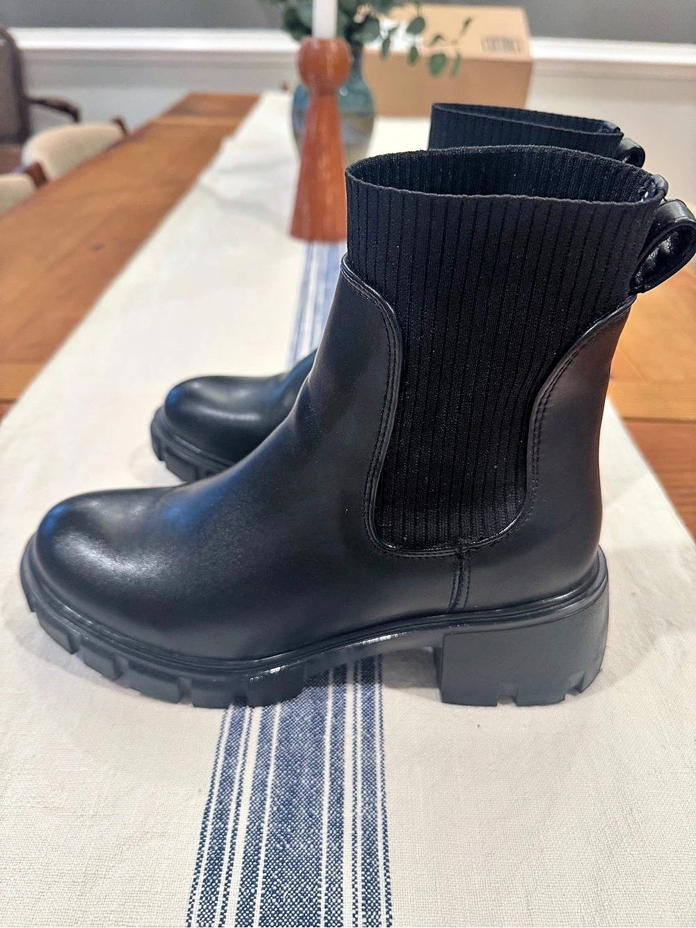 Steve Madden Hayle Black Lug-sole Chelsea Ankle Boots